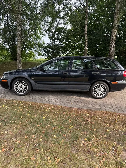 Volvo V40 2002 photo 2