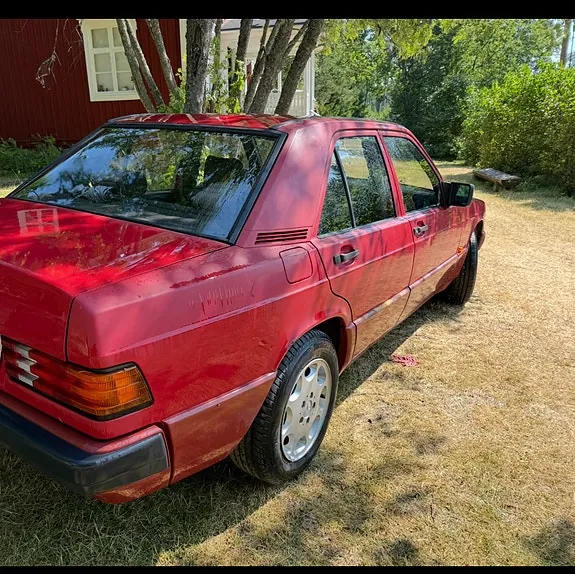 Mercedes-Benz 190 E 1993 photo 2