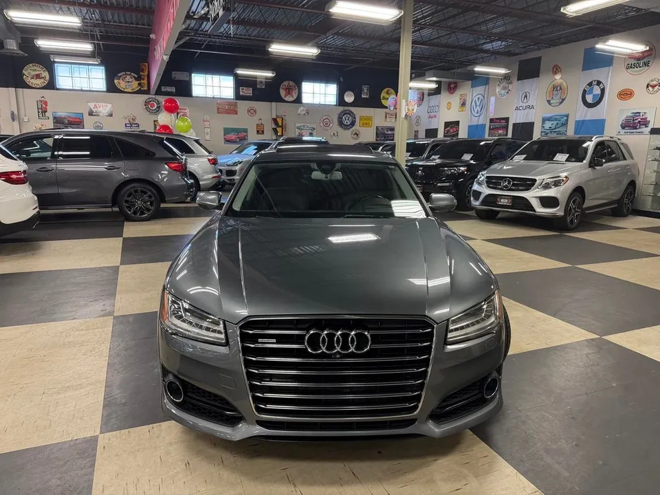 Audi A8 2017 photo 2