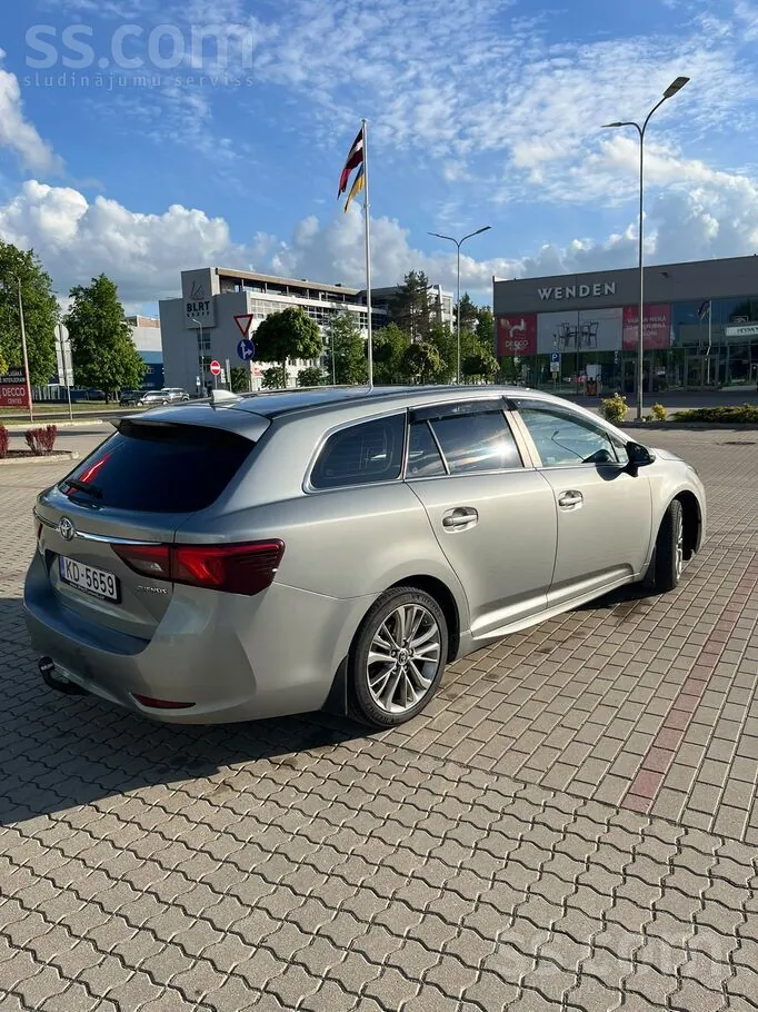 Toyota Avensis 2015 photo 5