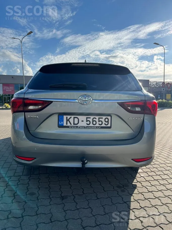 Toyota Avensis 2015 photo 4