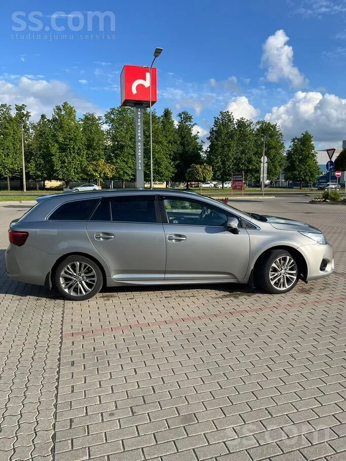 Toyota Avensis 2015 photo 2