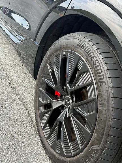 Audi Q8 E-Tron 2024 photo 3
