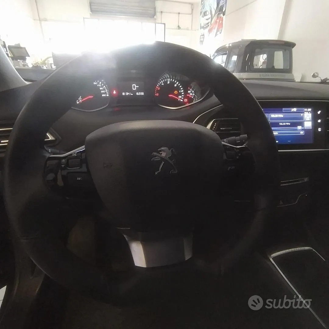 Peugeot 308 2016 photo 3