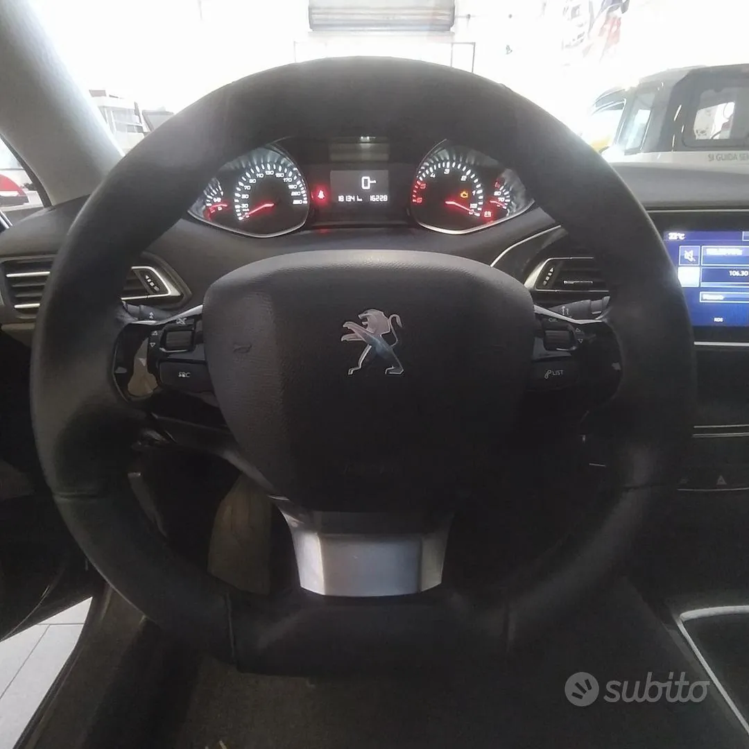 Peugeot 308 2016 photo 2