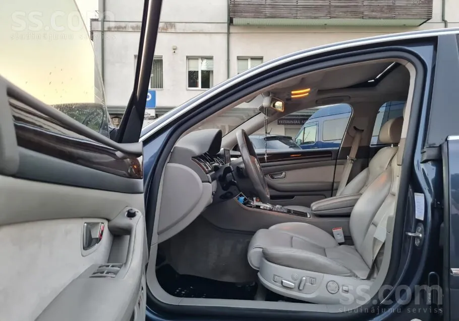 Audi A8 2005 photo 4