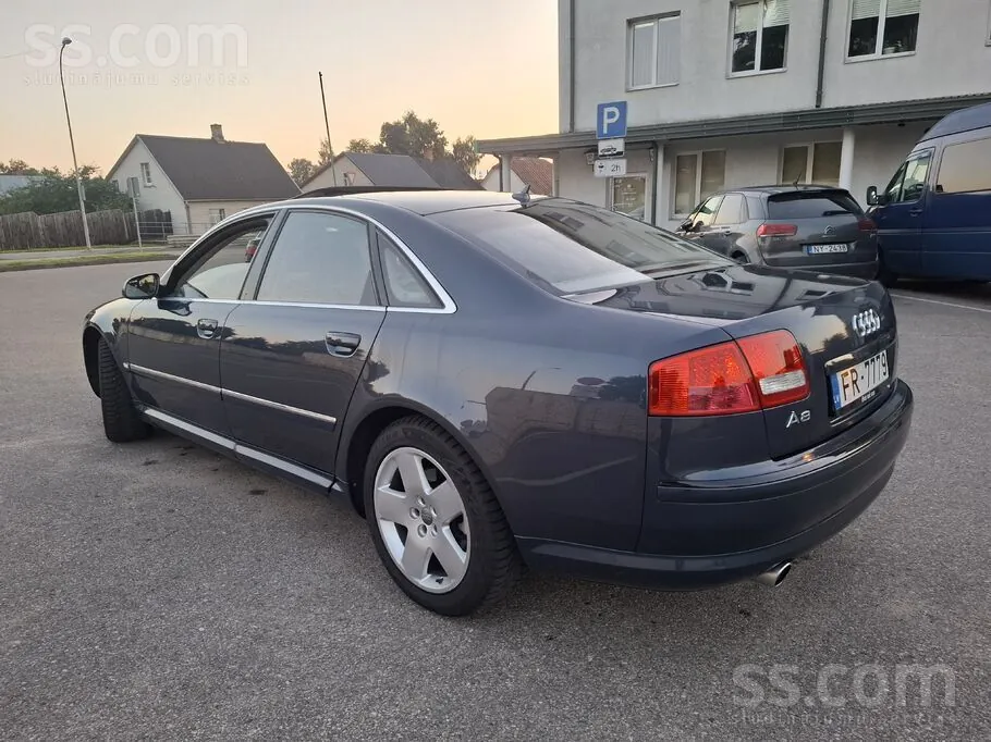 Audi A8 2005 photo 2