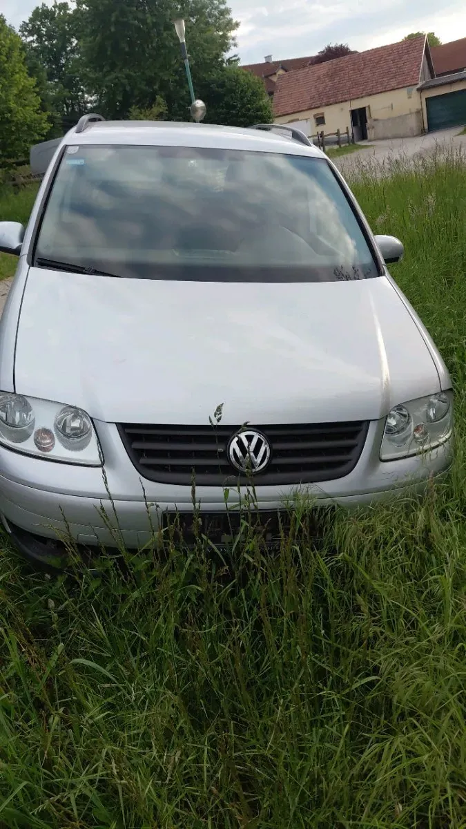 Volkswagen Touran 2005 photo 2