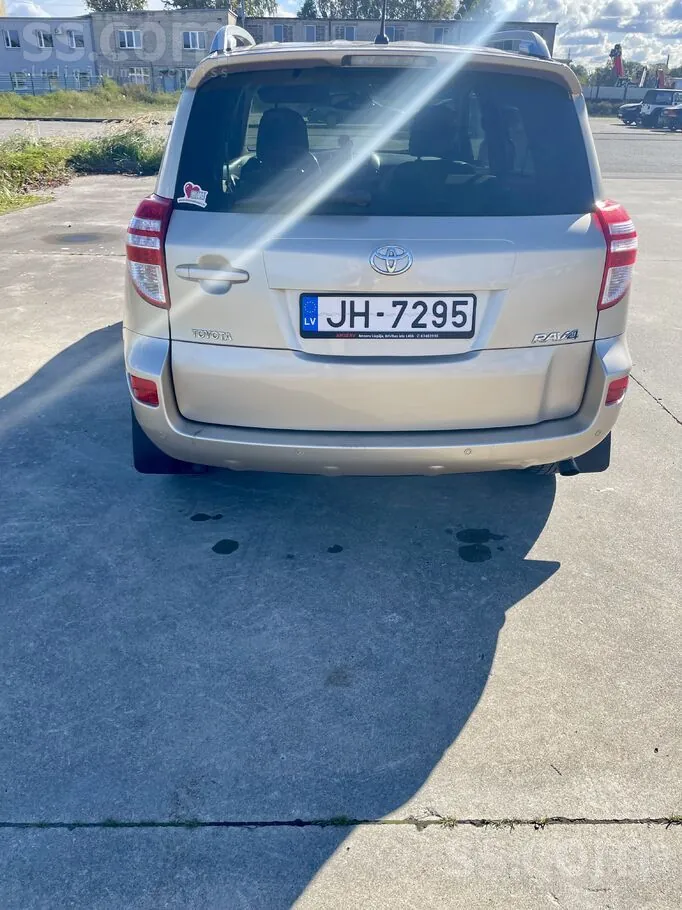 Toyota Rav 4 2011 photo 3