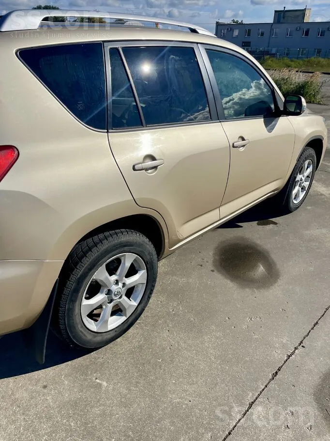 Toyota Rav 4 2011 photo 4
