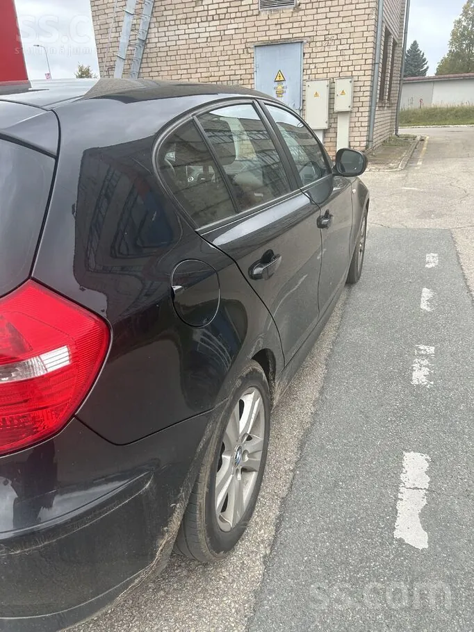 BMW 1 Series 2010 photo 3