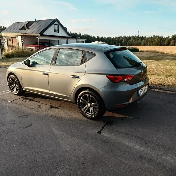 Seat Leon 2015 photo 2