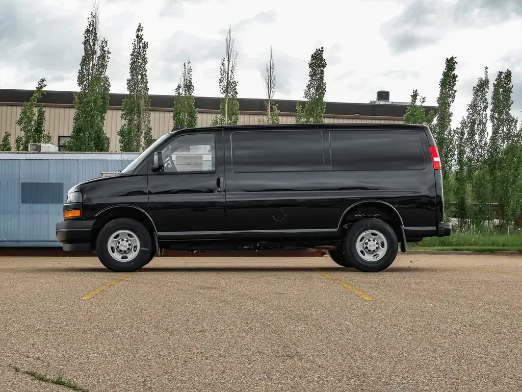 Chevrolet Express 2500 2025 photo 5