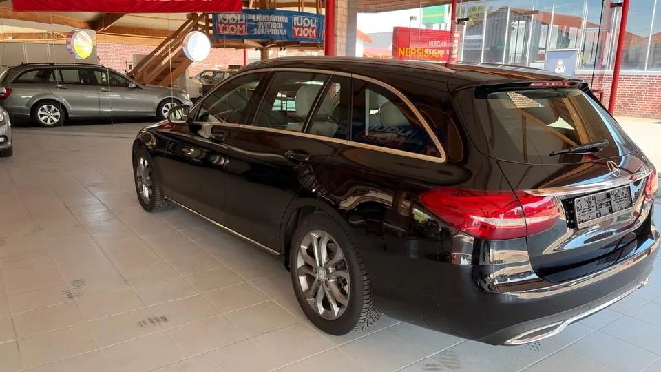 Mercedes-Benz C220D