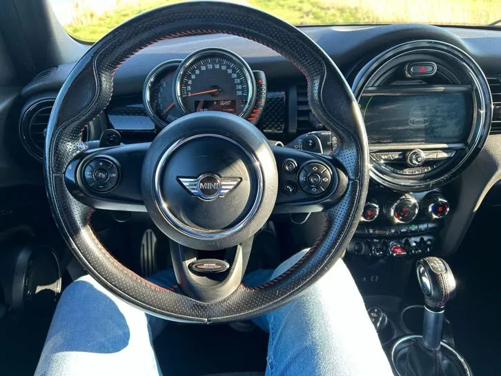 Mini Cooper S 2017 photo 2