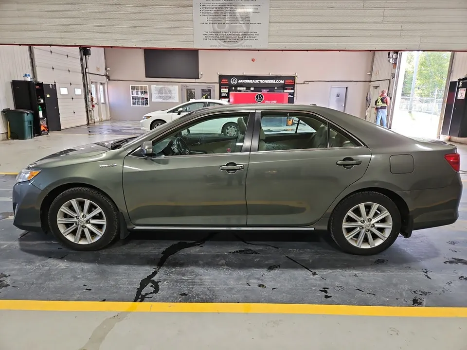 Toyota Camry 2013 photo 2