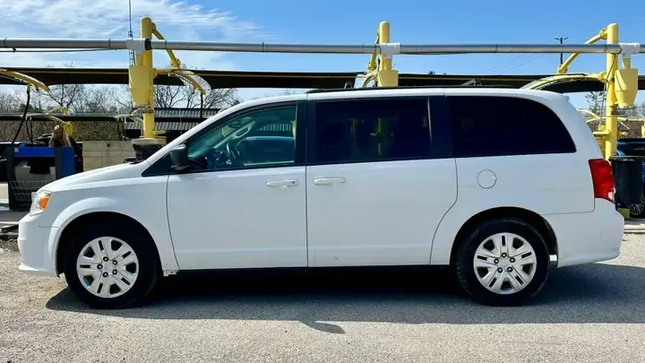 Dodge Grand Caravan 2020 photo 3