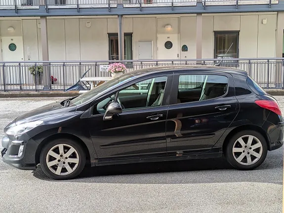 Peugeot 308 2009 photo 2