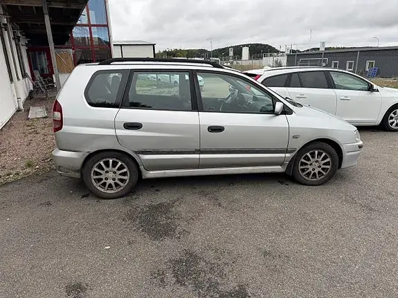 Mitsubishi Space Star 2002 photo 2