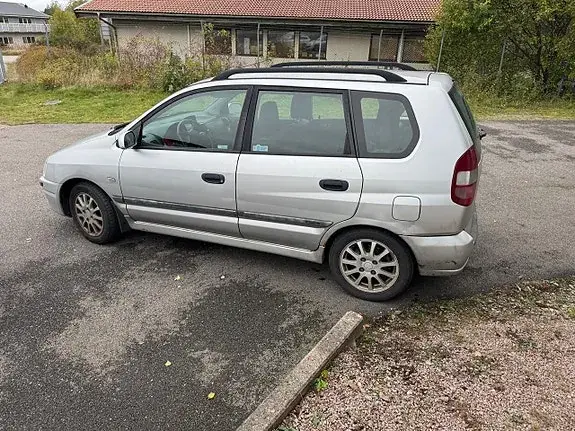 Mitsubishi Space Star 2002 photo 4