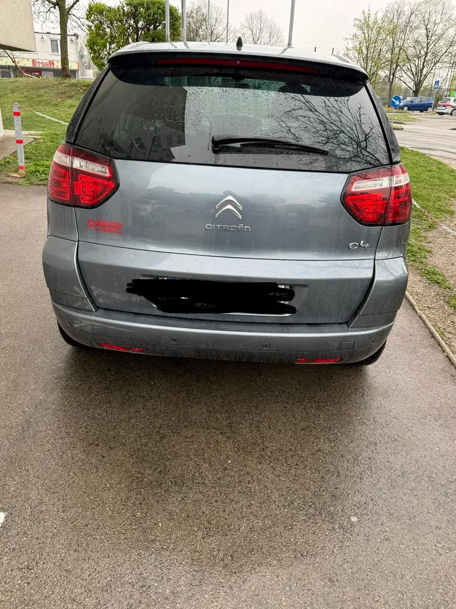 Citroen C4 2010 photo 2
