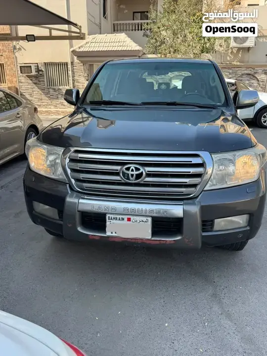 Toyota Land Cruiser 2010 photo 2