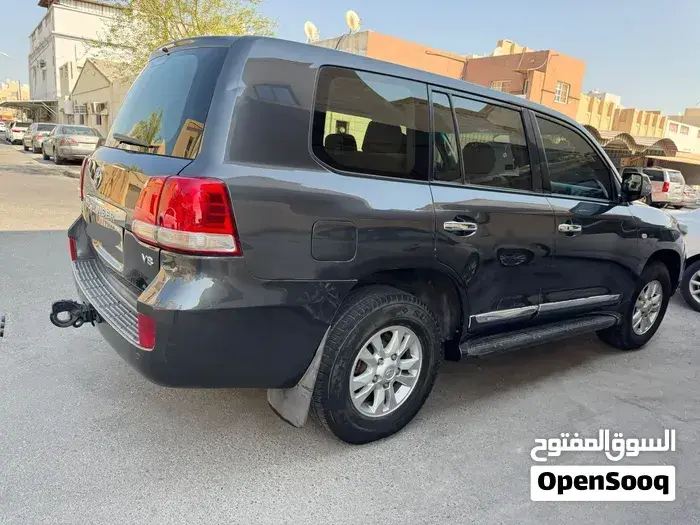 Toyota Land Cruiser 2010 photo 3