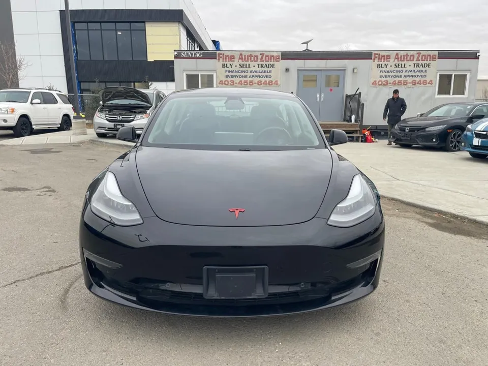Tesla Model 3 2021 photo 2