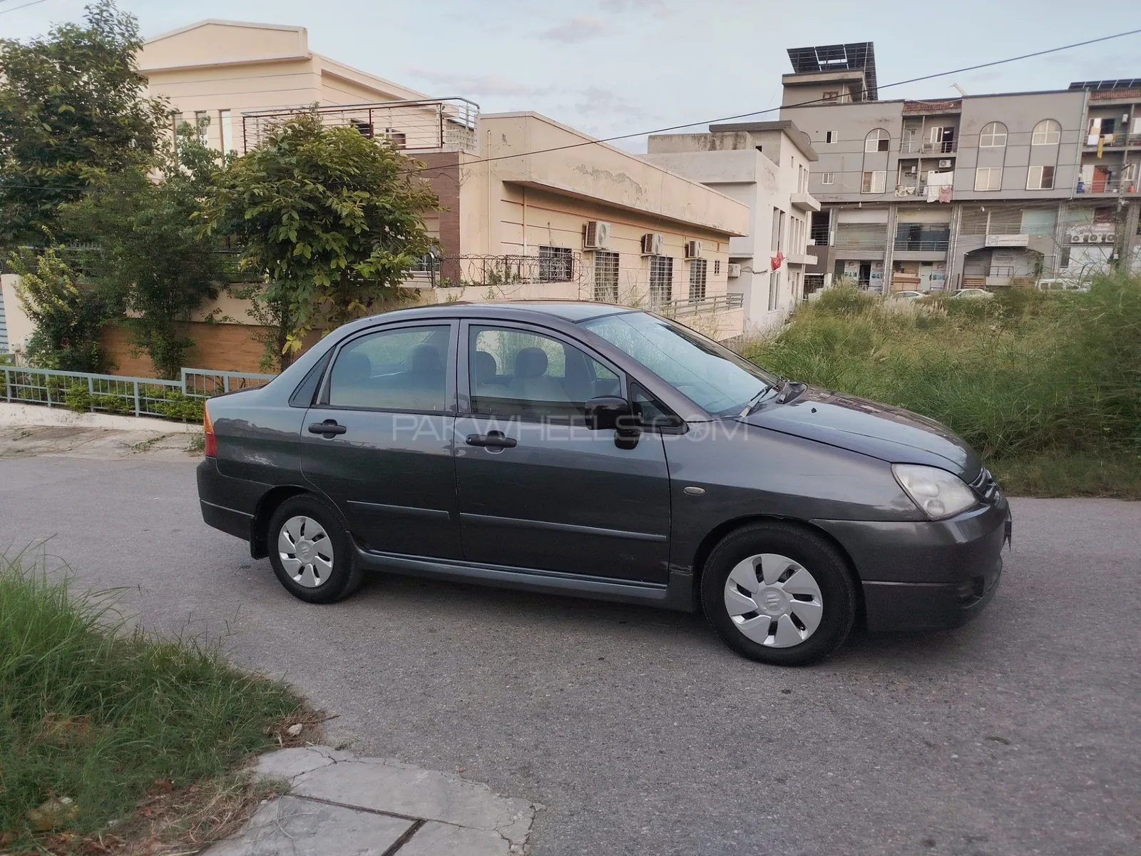 Suzuki Liana