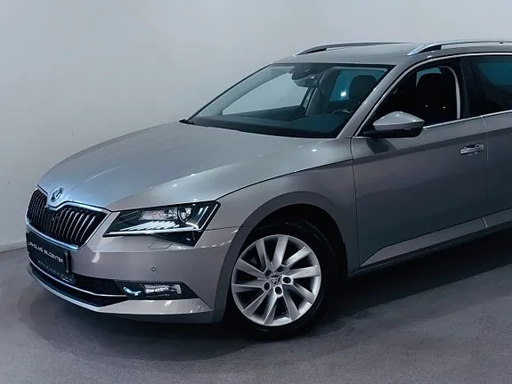 Skoda Superb 2018 photo 2
