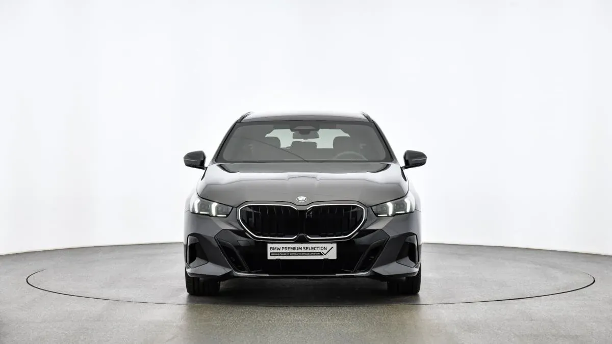 BMW 5 Series 2025 photo 2