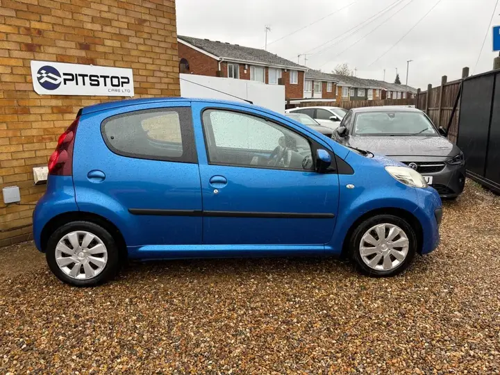 Peugeot 107 2013 photo 3