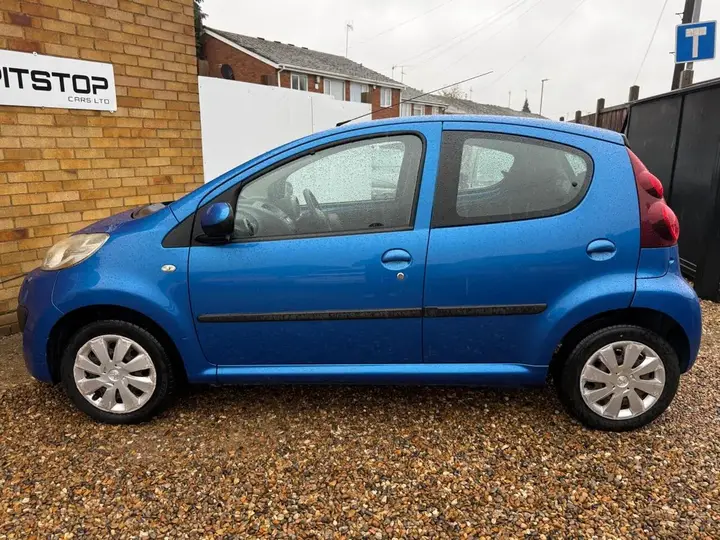 Peugeot 107 2013 photo 4