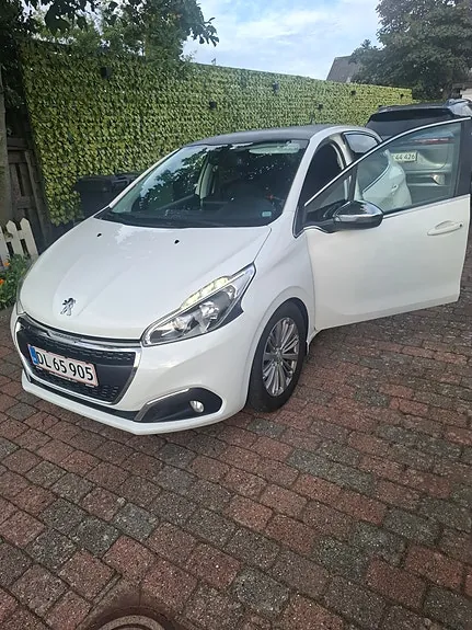 Peugeot 208 2016 photo 4