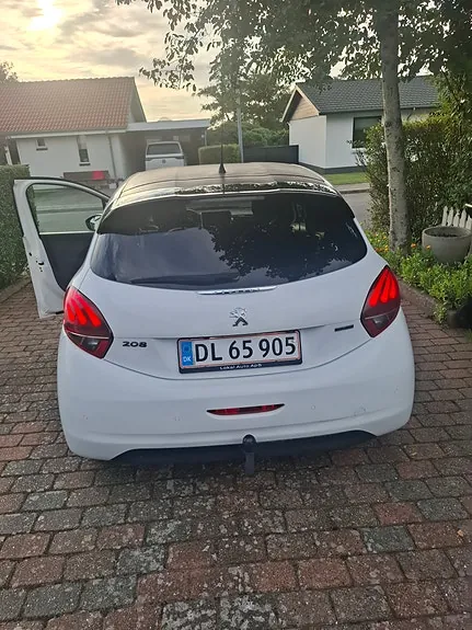 Peugeot 208 2016 photo 5