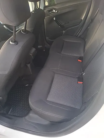 Peugeot 208 2016 photo 3