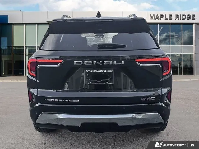 GMC Terrain 2026 photo 2