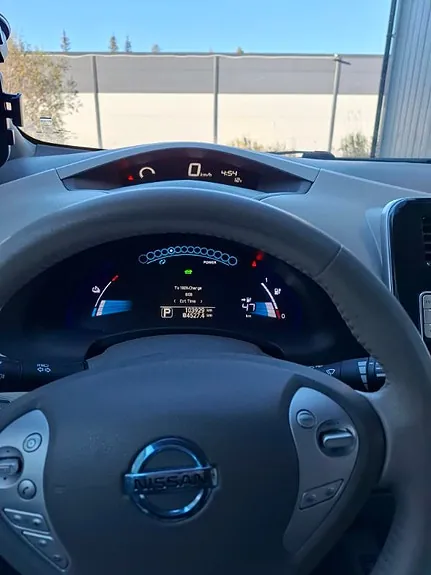 Nissan Leaf 2012 photo 2
