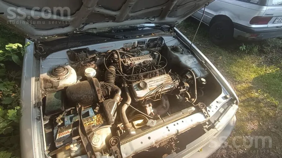 Mitsubishi Colt 1990 photo 4