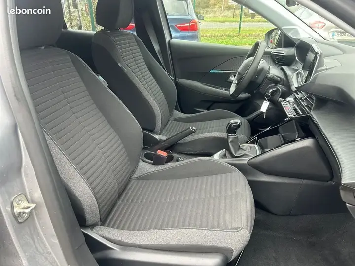 Peugeot 208 2023 photo 4