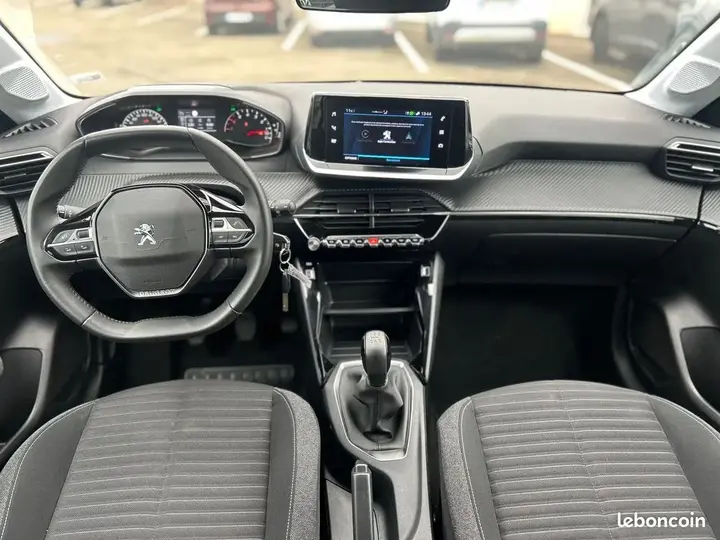 Peugeot 208 2023 photo 5