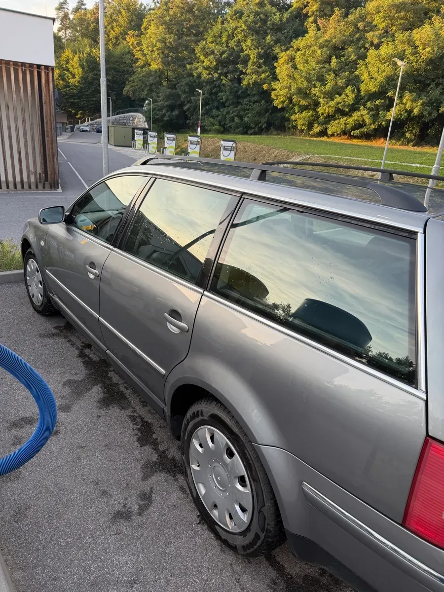 Volkswagen Passat 2002 photo 2