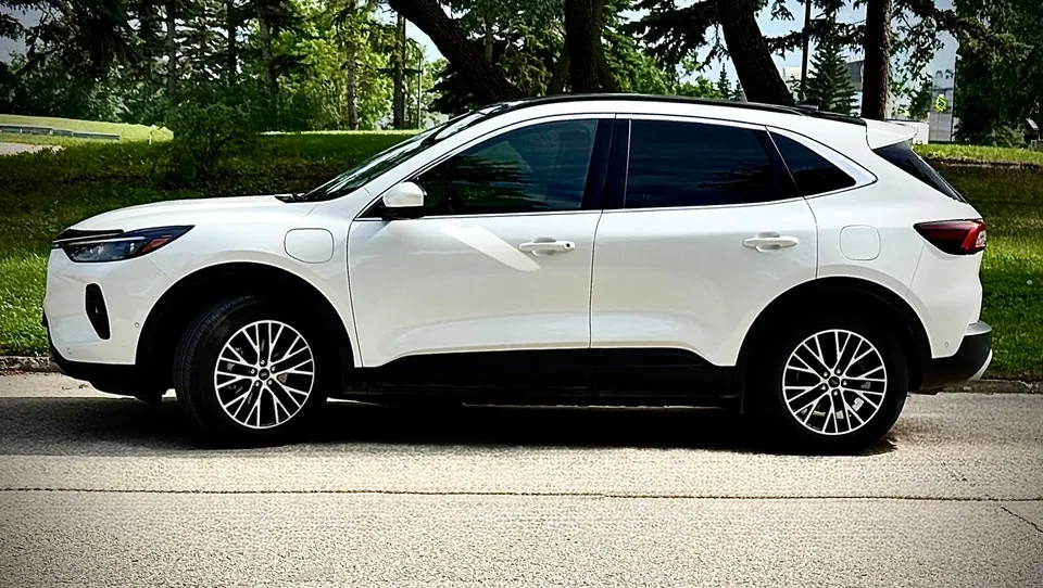 Ford Escape 2024 photo 2