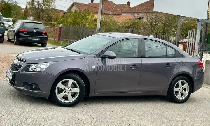 Chevrolet Cruze 2012 photo 3