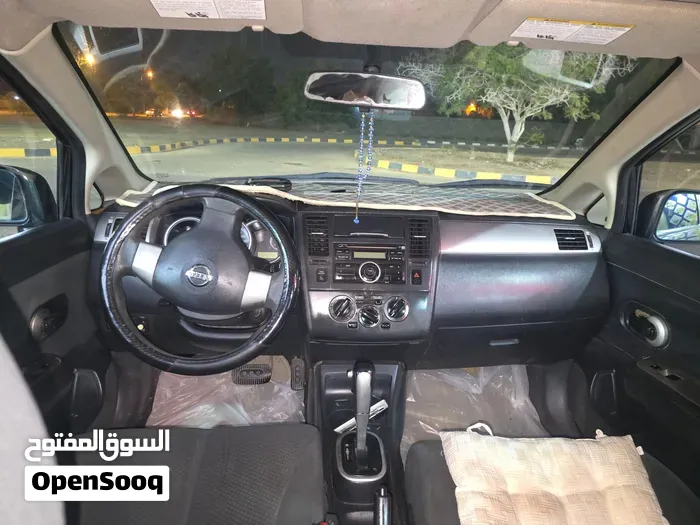 Nissan Versa 2010 photo 2