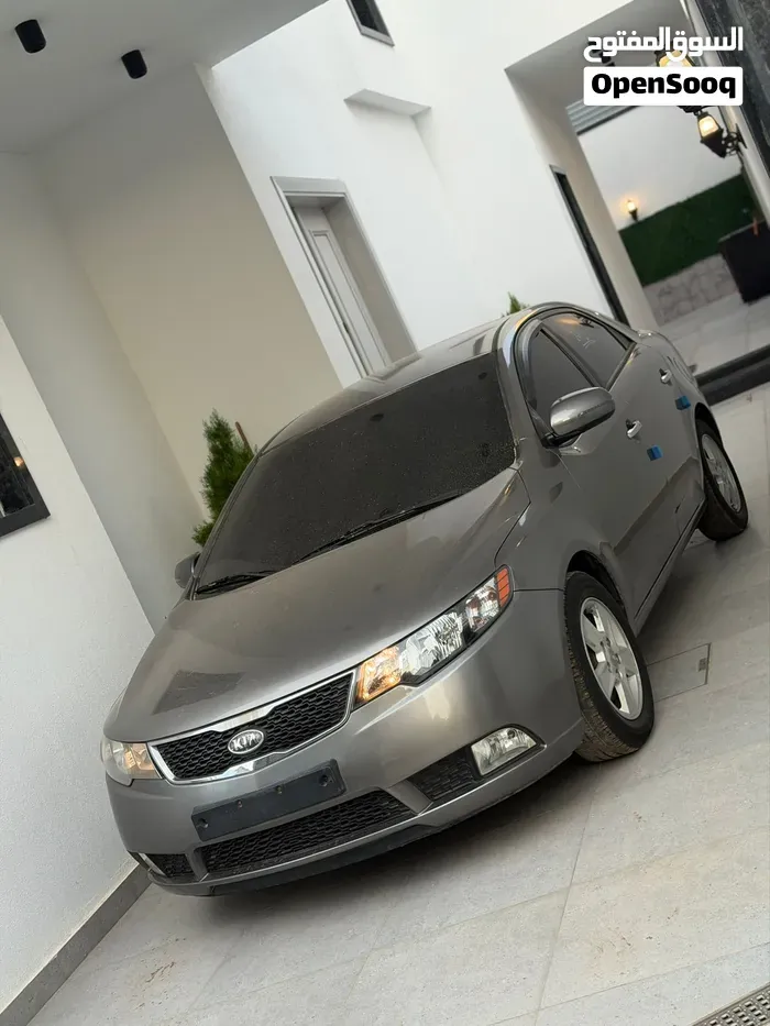 Kia Forte 2012 photo 2