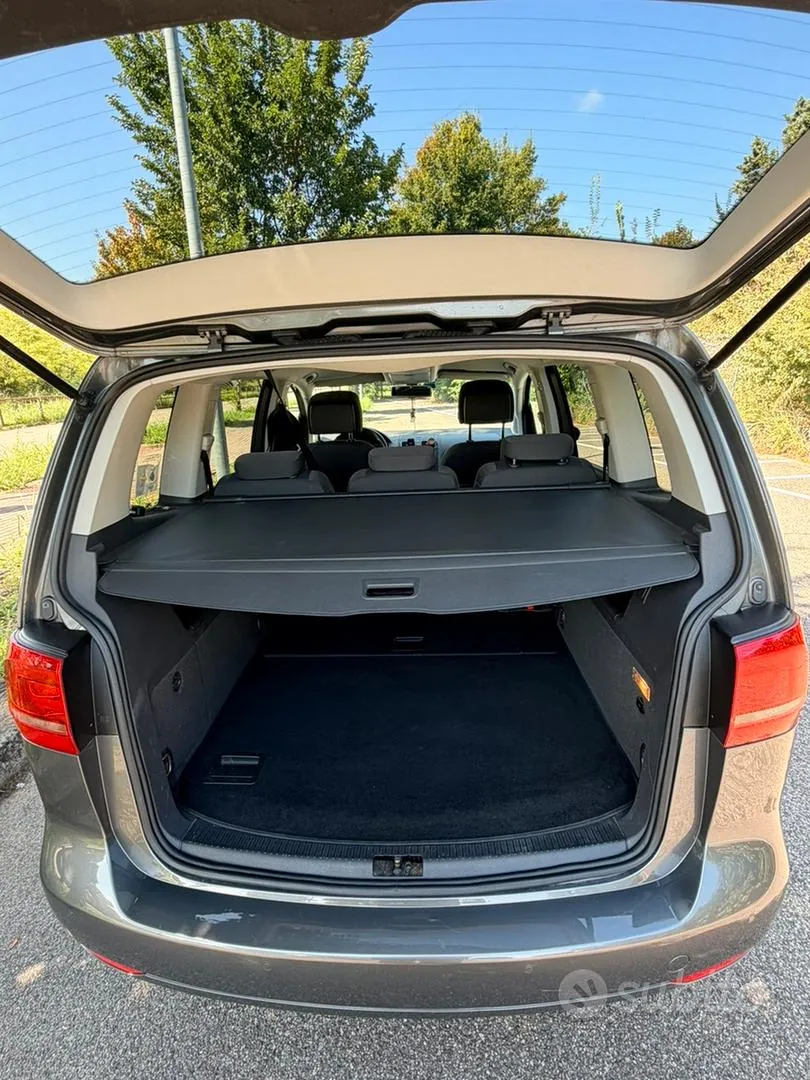 Volkswagen Touran 2014 photo 3