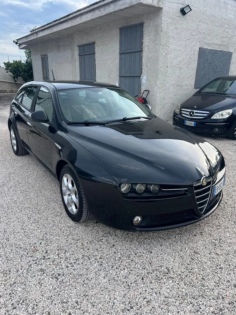 Alfa Romeo 159 2010 photo 2