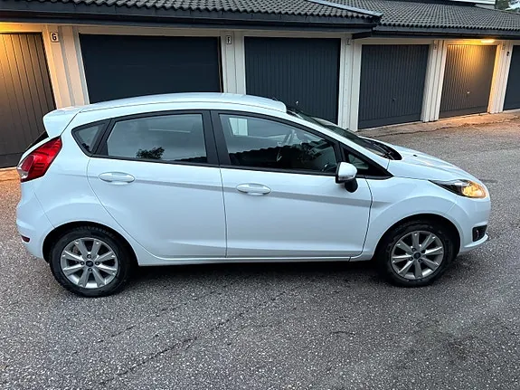 Ford Fiesta 2013 photo 5