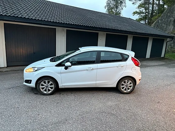 Ford Fiesta 2013 photo 2